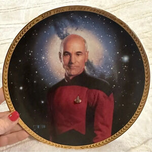 The Hamilton Collection Plate - Jean-Luc Picard  STAR TREK THE NEXT GENERATION